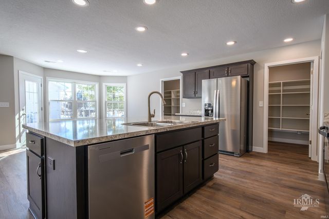 2805 W Preserve Lane, Muncie, IN 47304