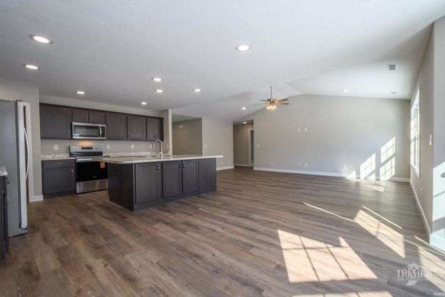 2805 W Preserve Lane, Muncie, IN 47304