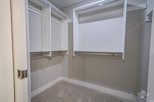 2805 W Preserve Lane, Muncie, IN 47304