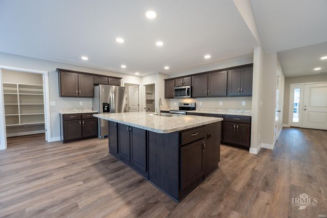 2805 W Preserve Lane, Muncie, IN 47304