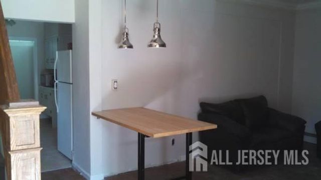 15 Dix Street, New Brunswick, NJ 08901