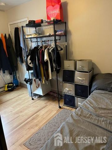 15 Dix Street, New Brunswick, NJ 08901