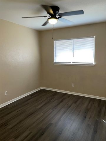 4710 Airport Boulevard 203, Houston, TX 77048