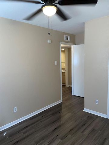 4710 Airport Boulevard 203, Houston, TX 77048