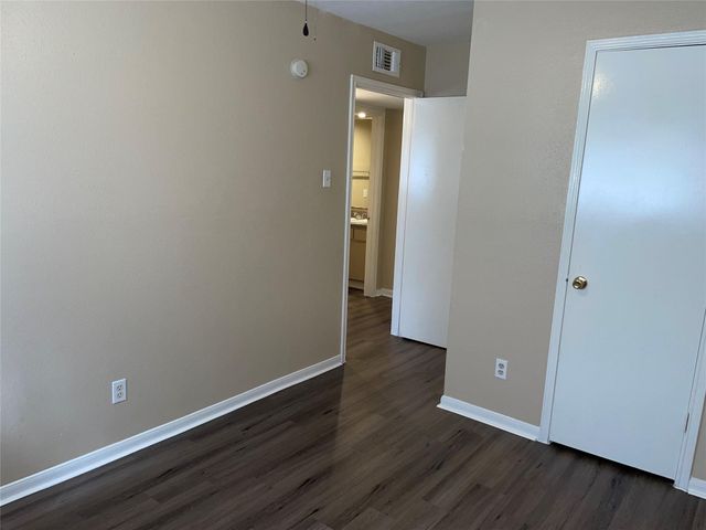 4710 Airport Boulevard 203, Houston, TX 77048