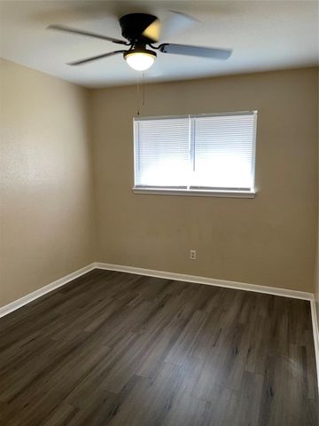 4710 Airport Boulevard 203, Houston, TX 77048