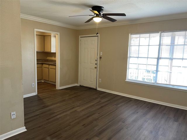 4710 Airport Boulevard 203, Houston, TX 77048