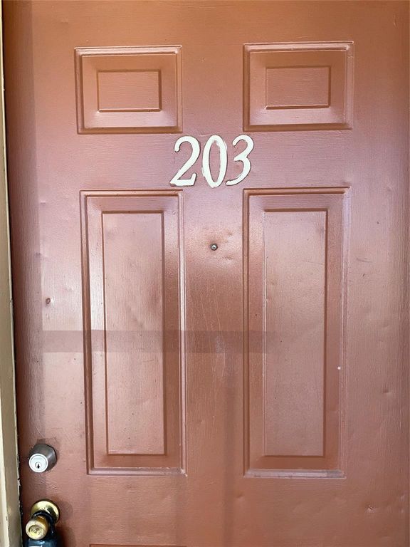 4710 Airport Boulevard 203, Houston, TX 77048