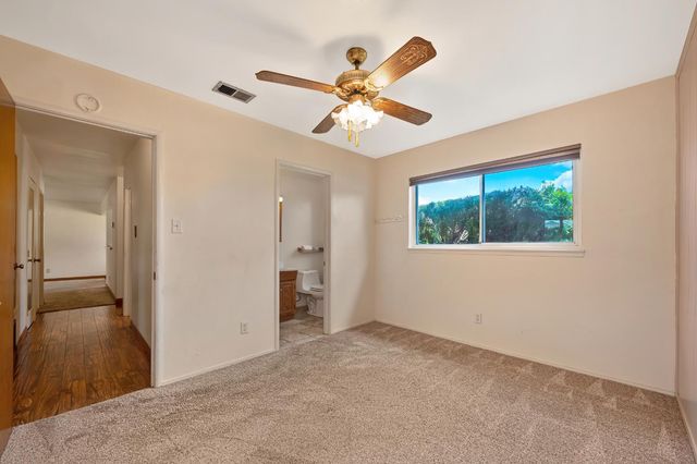 606 Wales Dr, Folsom, CA 95630