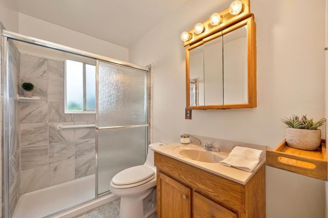 606 Wales Dr, Folsom, CA 95630