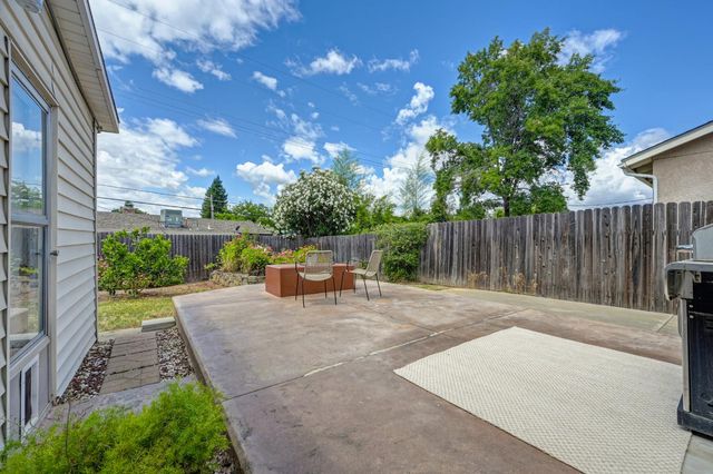 606 Wales Dr, Folsom, CA 95630