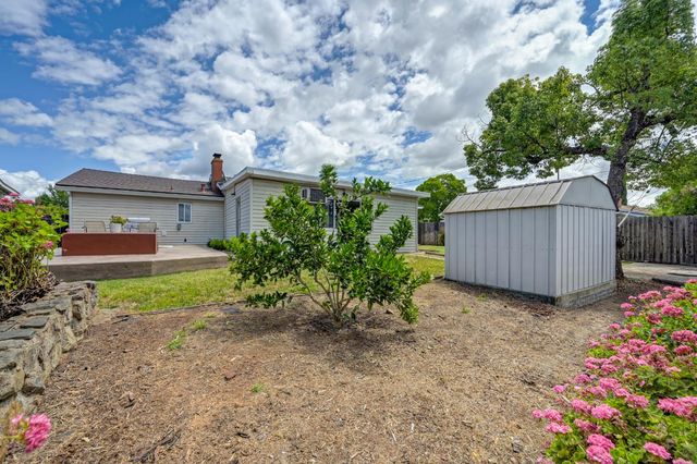 606 Wales Dr, Folsom, CA 95630