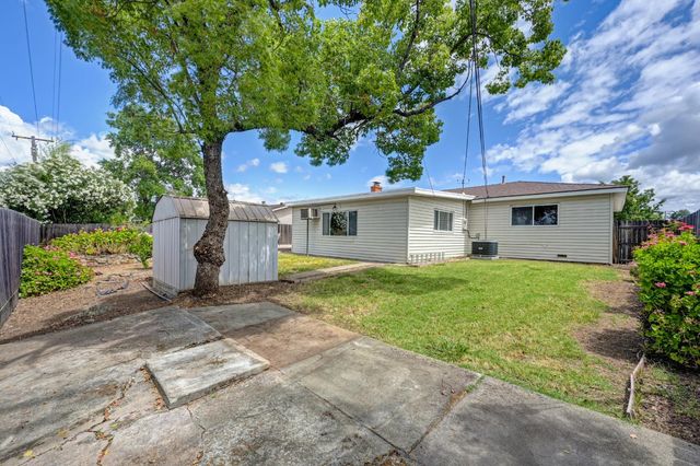 606 Wales Dr, Folsom, CA 95630