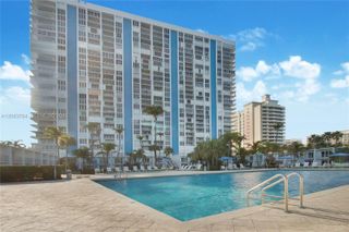 881 Ocean Drive 25E, Key Biscayne, FL 33149