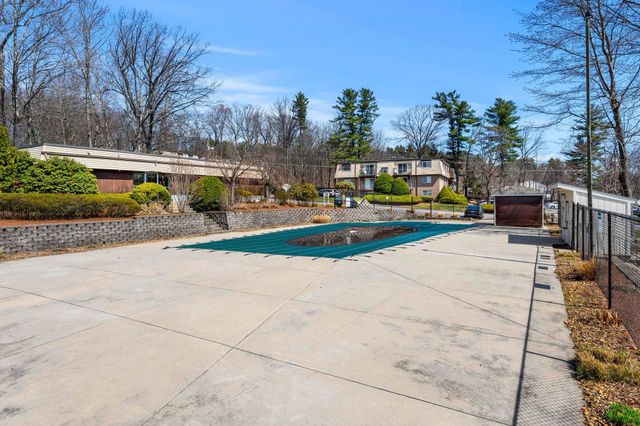 2 Silvestri Cir Unit 4, Derry, NH 03038