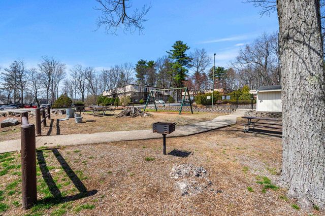 2 Silvestri Cir Unit 4, Derry, NH 03038