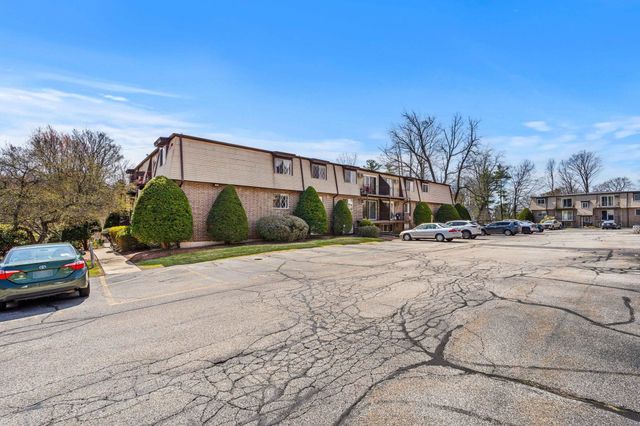 2 Silvestri Cir Unit 4, Derry, NH 03038