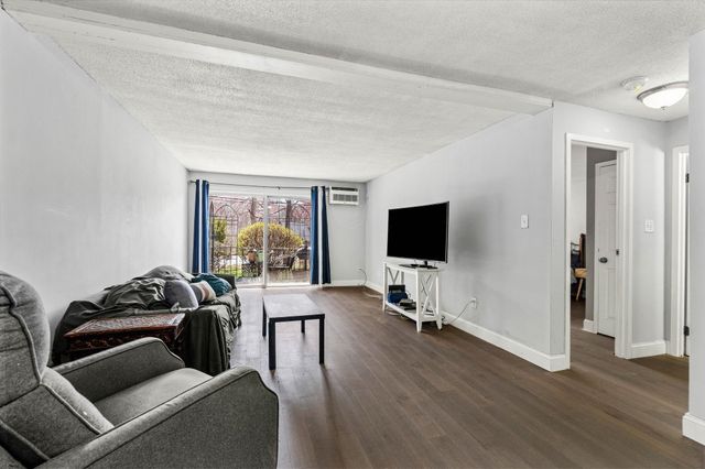 2 Silvestri Cir Unit 4, Derry, NH 03038