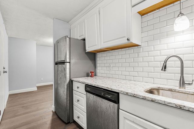 2 Silvestri Cir Unit 4, Derry, NH 03038