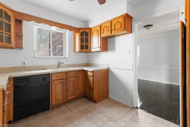 18401 Blackmoor Street, Detroit, MI 48234