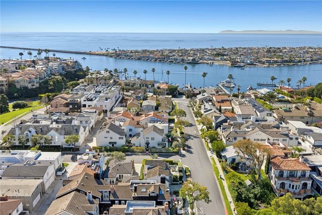 420 Acacia, Corona Del Mar, CA 92625