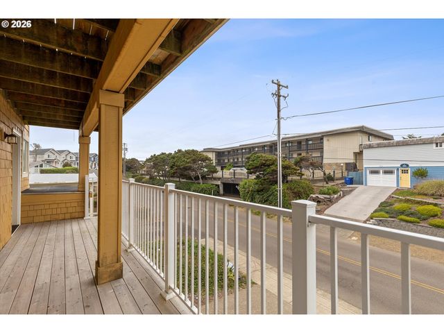 3208 Nw JETTY Ave, Lincoln City, OR 97367