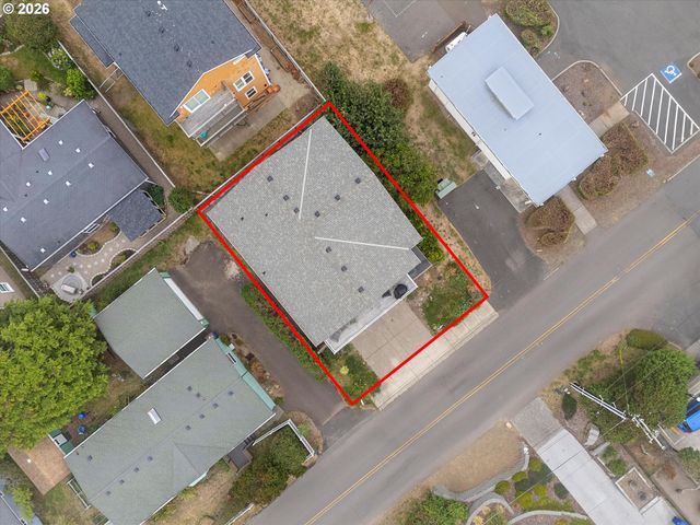 3208 Nw JETTY Ave, Lincoln City, OR 97367