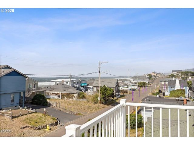 3208 Nw JETTY Ave, Lincoln City, OR 97367