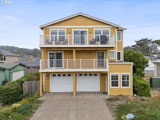 3208 Nw JETTY Ave, Lincoln City, OR 97367