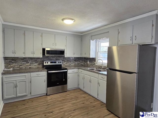 916 Fleetwood, Mullins, SC 29574