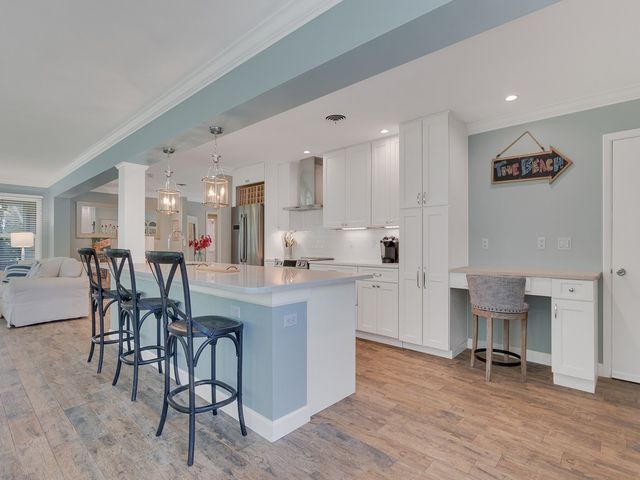 706 Iris Lane, Vero Beach, FL 32963