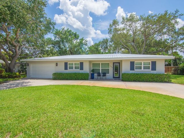 706 Iris Lane, Vero Beach, FL 32963