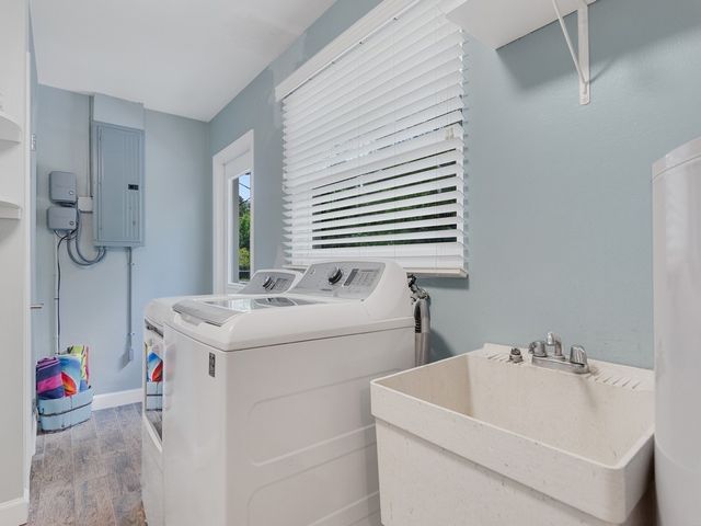 706 Iris Lane, Vero Beach, FL 32963