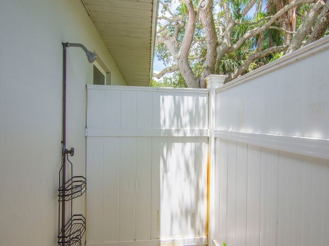 706 Iris Lane, Vero Beach, FL 32963