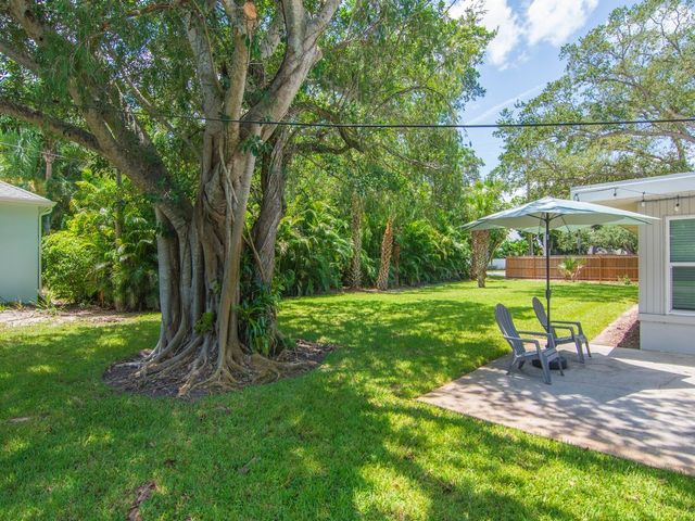 706 Iris Lane, Vero Beach, FL 32963