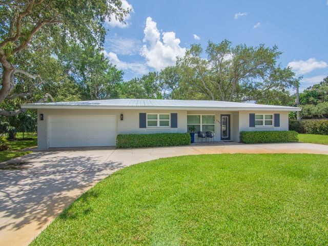 706 Iris Lane, Vero Beach, FL 32963