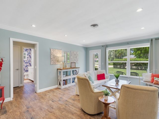 706 Iris Lane, Vero Beach, FL 32963