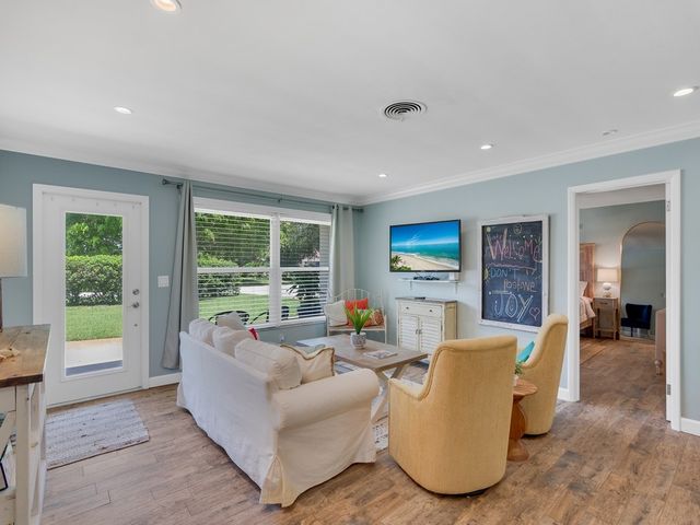 706 Iris Lane, Vero Beach, FL 32963