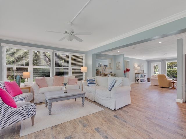 706 Iris Lane, Vero Beach, FL 32963