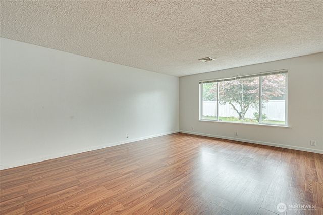 320 Fir Avenue, Woodland, WA 98674