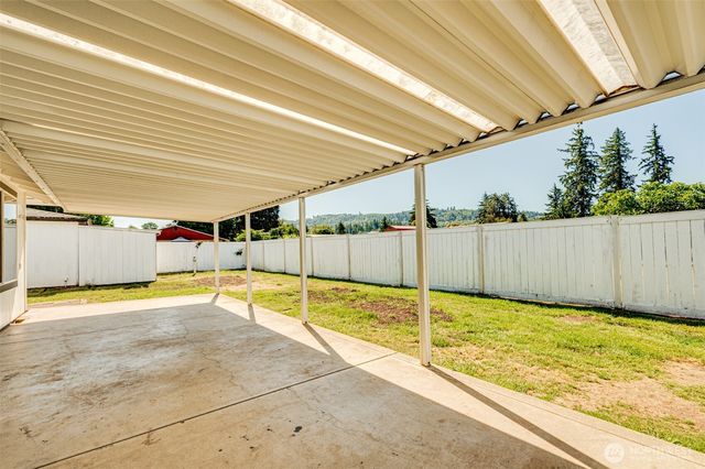 320 Fir Avenue, Woodland, WA 98674