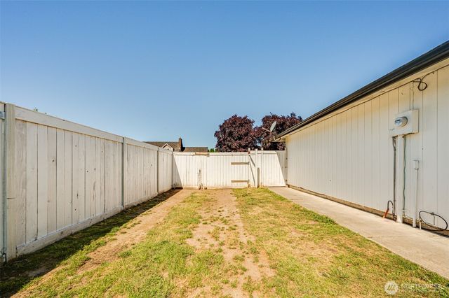 320 Fir Avenue, Woodland, WA 98674