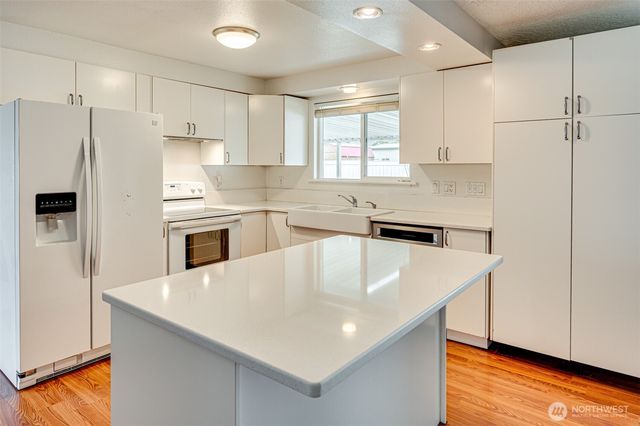 320 Fir Avenue, Woodland, WA 98674