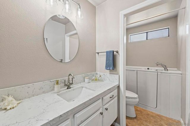 2099 Golden Circle, Escondido, CA 92026
