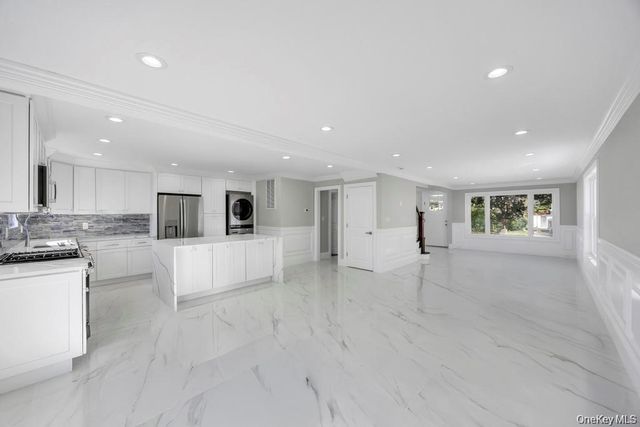 41 Perry Street, Hempstead, NY 11550