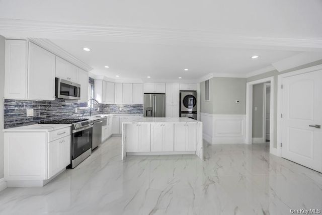 41 Perry Street, Hempstead, NY 11550