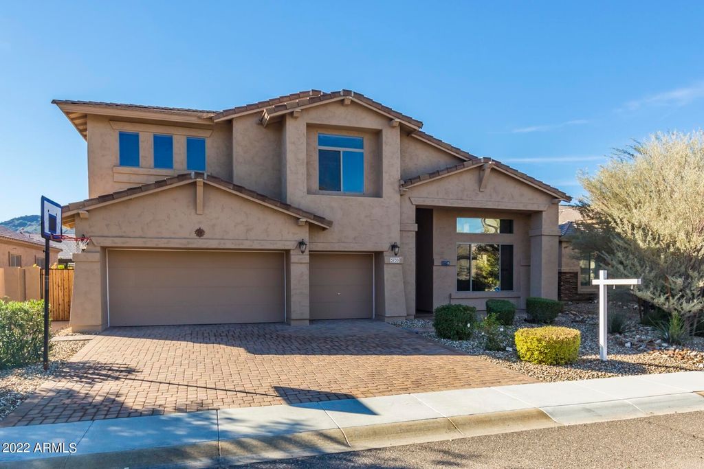 5733 W Plum Road, Phoenix, AZ 85083