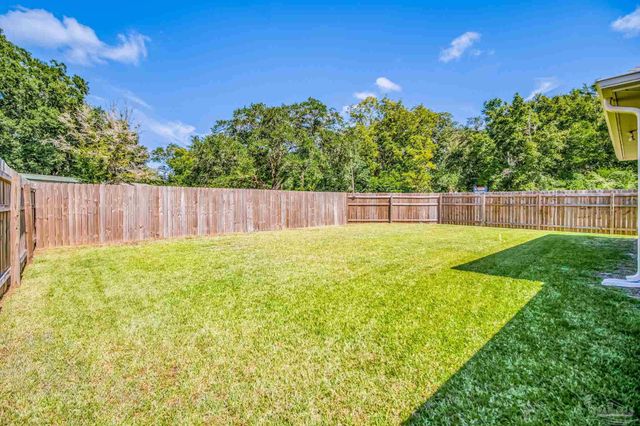 4246 Southern Palm Dr, Pace, FL 32571