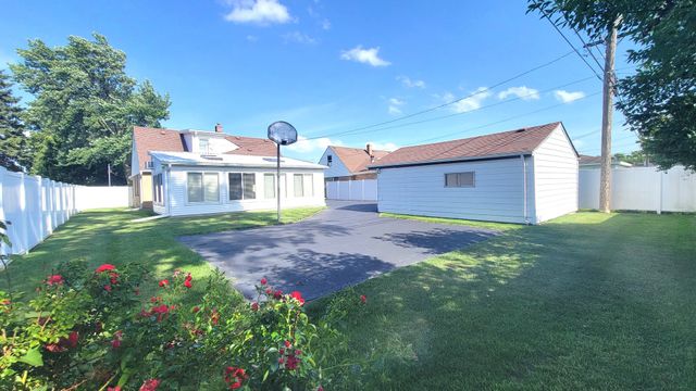 11022 Massasoit, Chicago Ridge, IL 60415