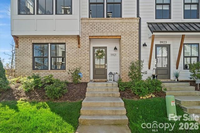 11921 Fiddlers Roof Lane, Charlotte, NC 28277